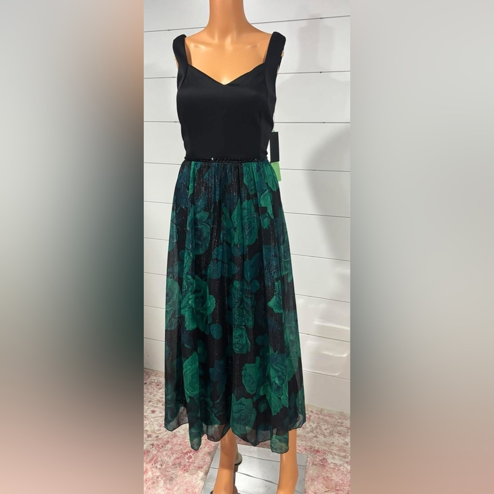 Chic Floral Maxi Skirt in Green by Alexa B